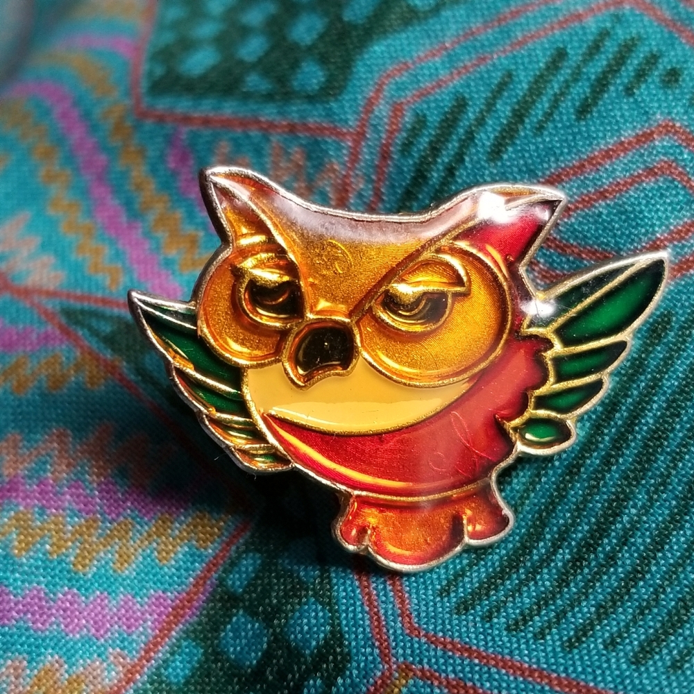 Vintage owl pin brooch gold tone brooch bird enamel